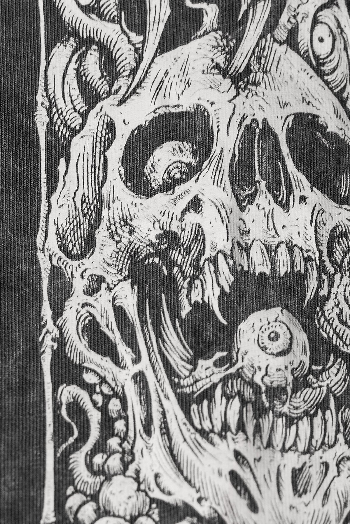 Corrupted Blood ESSENTIAL DEMON ICON Longsleeves 405142