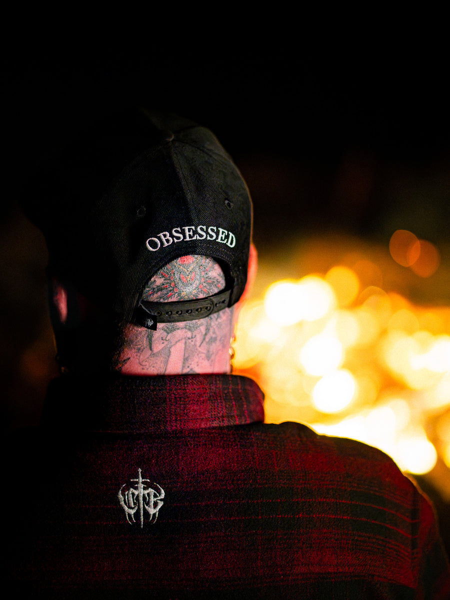 Bloodlines – Portrait mit Flanell und Cap